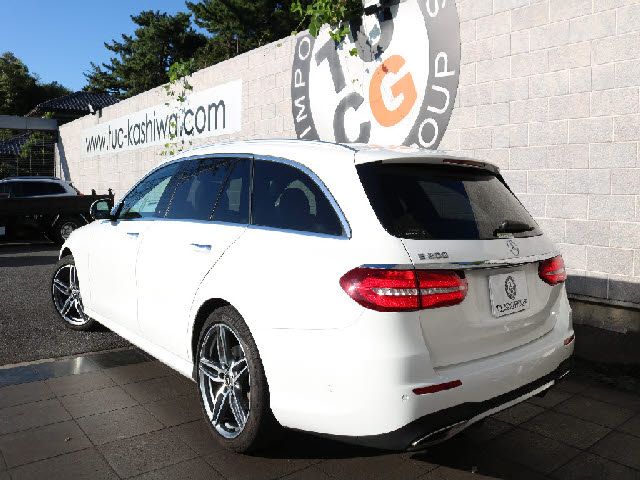 Mercedes Benz E-CLASS 2019-12 22412-12