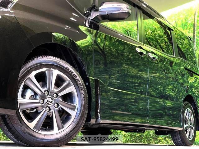 Toyota VOXY 2021-08 230527-13