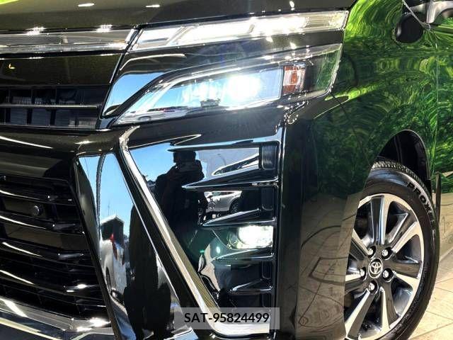 Toyota VOXY 2021-08 230527-12