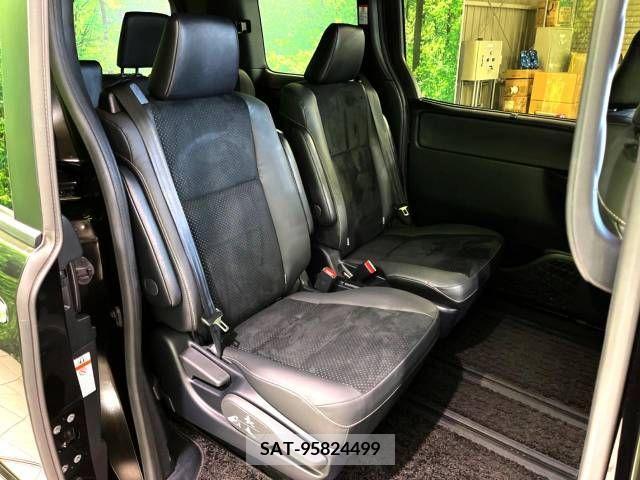 Toyota VOXY 2021-08 230527-9
