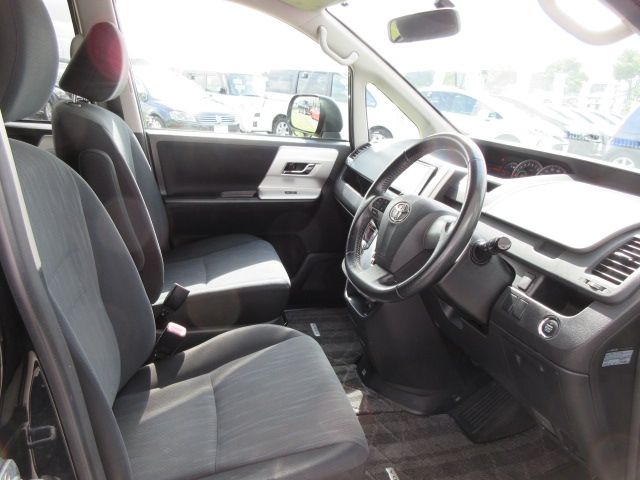 Toyota VOXY 2011-02 26504-11
