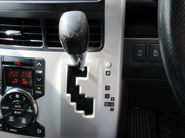 Toyota VOXY 2011-02 26504-16