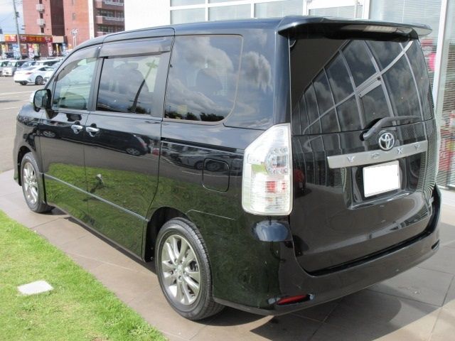 Toyota VOXY 2011-02 26504-3
