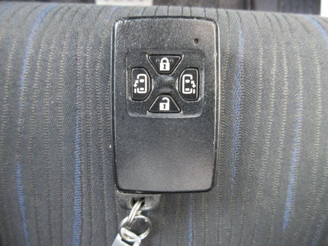 Toyota VOXY 2011-02 26504-20