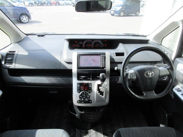 Toyota VOXY 2011-02 26504-7