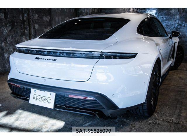 Porsche Taycan 2022-05 225431-2