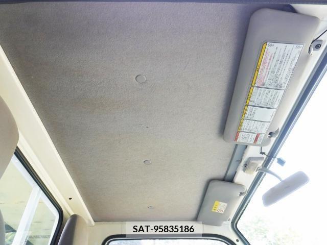 Mazda TITAN 2018-01 237433-25