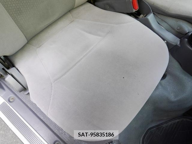 Mazda TITAN 2018-01 237433-26