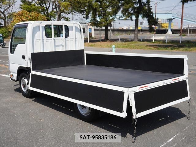 Mazda TITAN 2018-01 237433-13