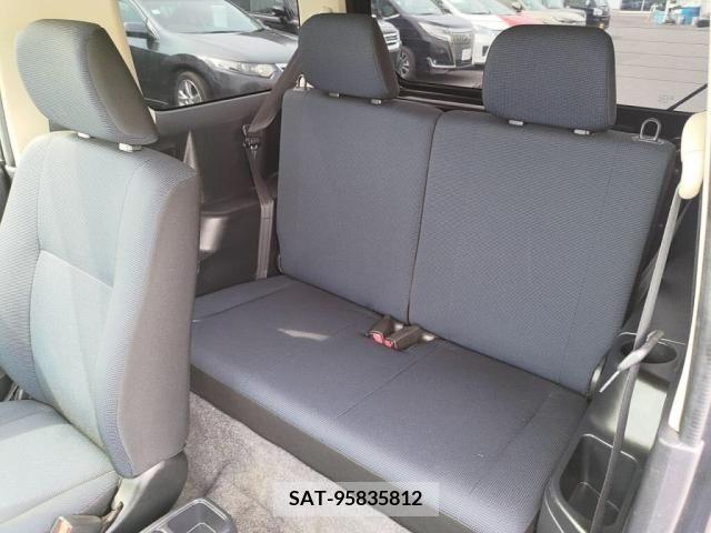 Nissan KICKS 2012-07 227989-22