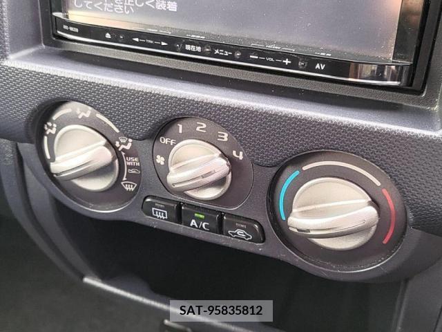 Nissan KICKS 2012-07 227989-13