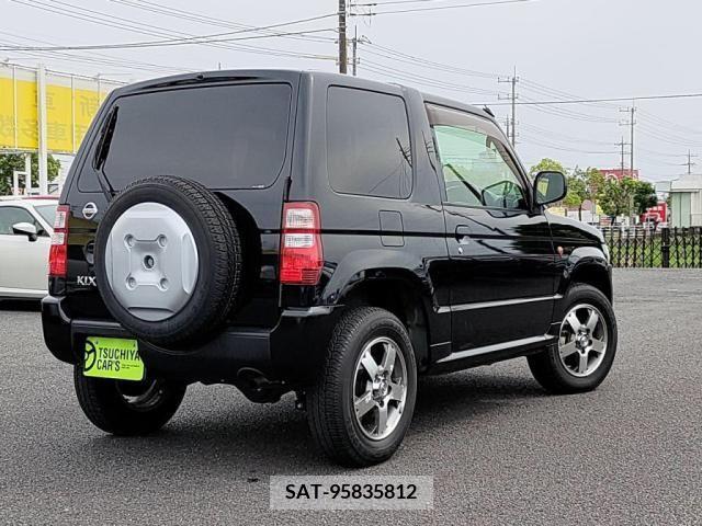Nissan KICKS 2012-07 227989-1