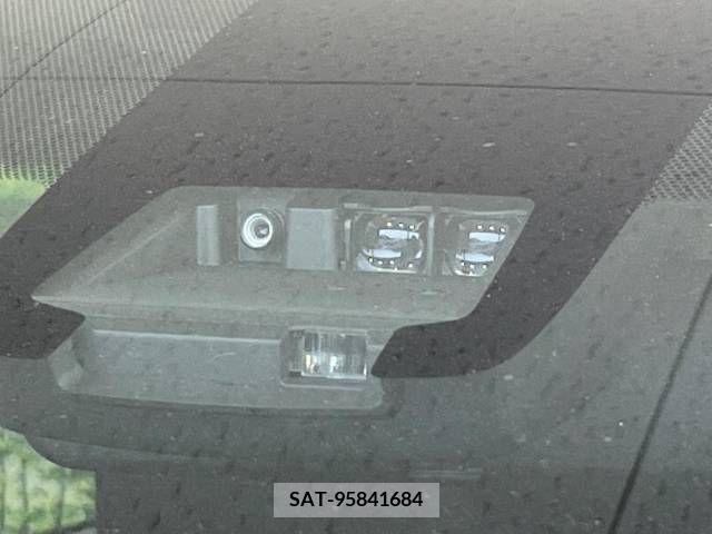 Toyota SIENTA 2016-11 239790-2