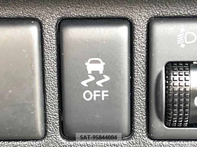 Nissan MARCH 2018-07 351497-3