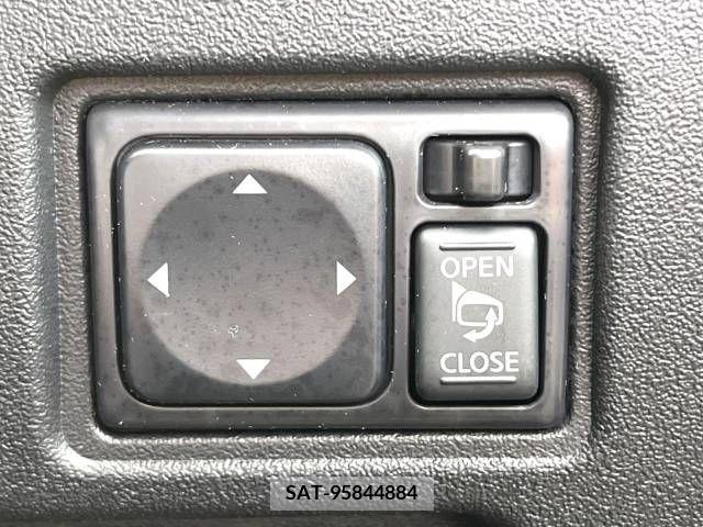 Nissan MARCH 2018-07 351497-4