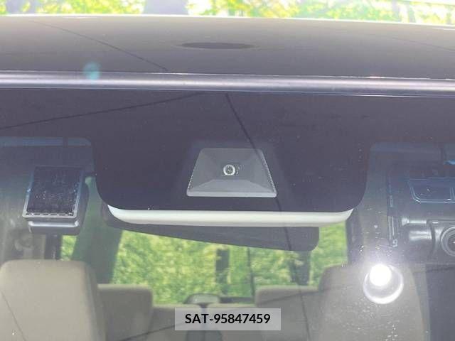 Honda N BOX 2022-02 364672-3