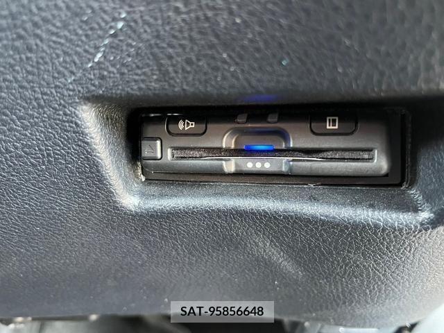 Toyota SIENTA 2019-06 368211-11