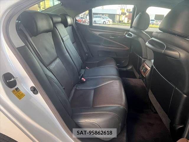Lexus LS 2013-01 362897-14