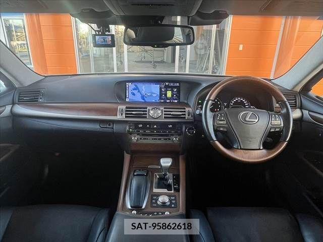 Lexus LS 2013-01 362897-1
