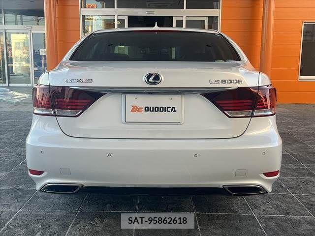 Lexus LS 2013-01 362897-11