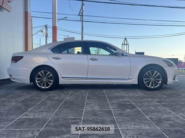 Lexus LS 2013-01 362897-9