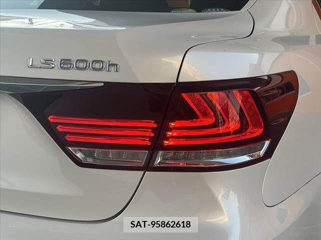 Lexus LS 2013-01 362897-25