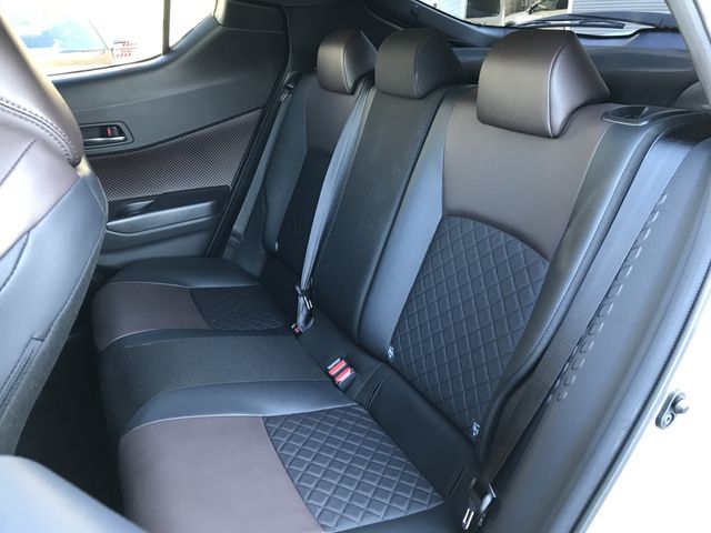 Toyota C-HR 2017-08 28328-15
