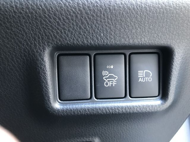 Toyota C-HR 2017-08 28328-23