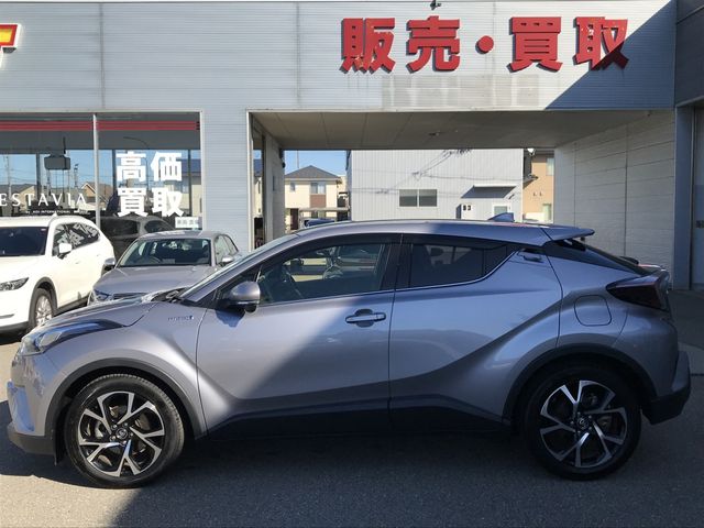 Toyota C-HR 2017-08 28328-6