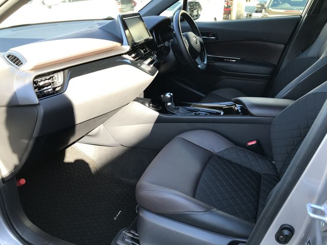 Toyota C-HR 2017-08 28328-16