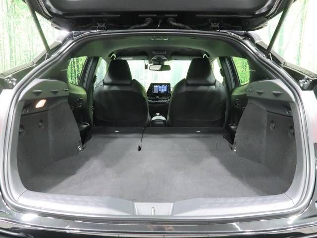 Toyota C-HR 2023-06 13904-10