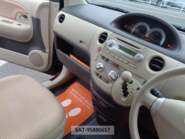 Toyota SIENTA 2013-07 313758-1