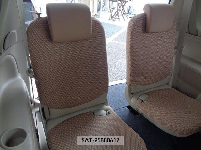 Toyota SIENTA 2013-07 313758-17