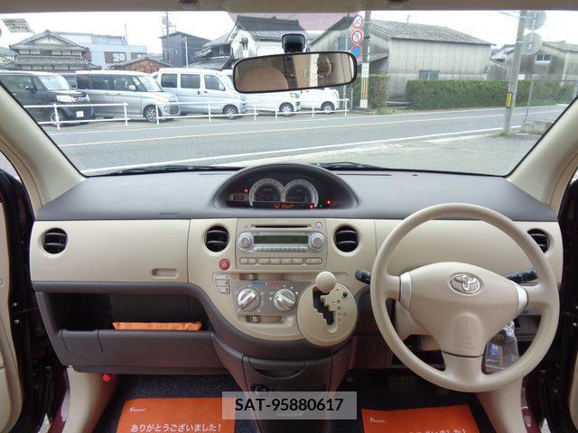 Toyota SIENTA 2013-07 313758-5