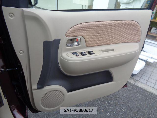 Toyota SIENTA 2013-07 313758-12