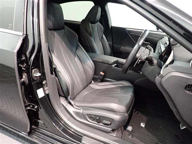 Lexus ES 2019-11 13389-23