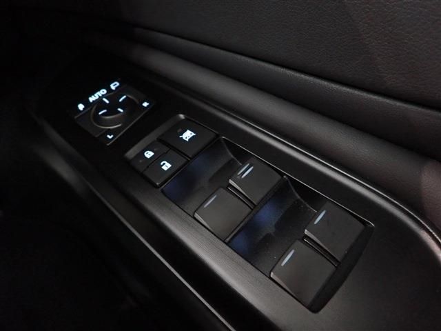 Lexus ES 2019-11 13389-22