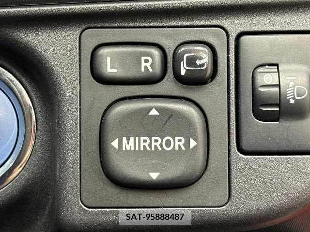 Toyota AQUA 2012-09 356115-11