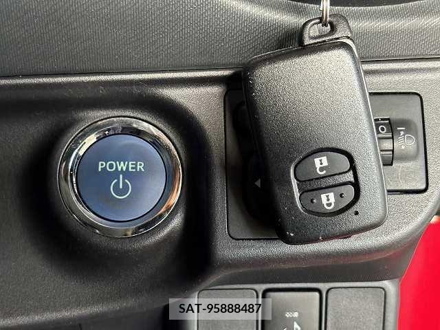 Toyota AQUA 2012-09 356115-6