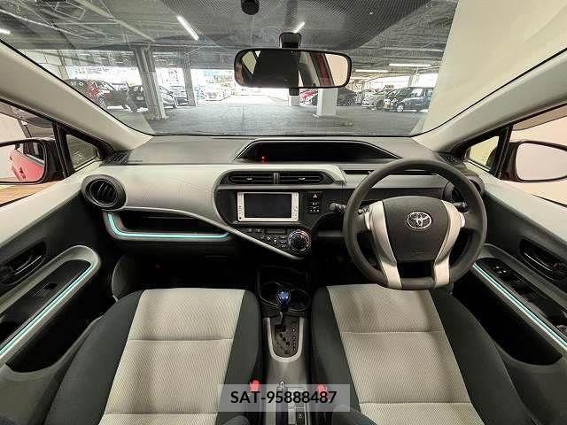 Toyota AQUA 2012-09 356115-1
