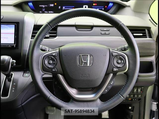 Honda FREED 2018-04 207366-7
