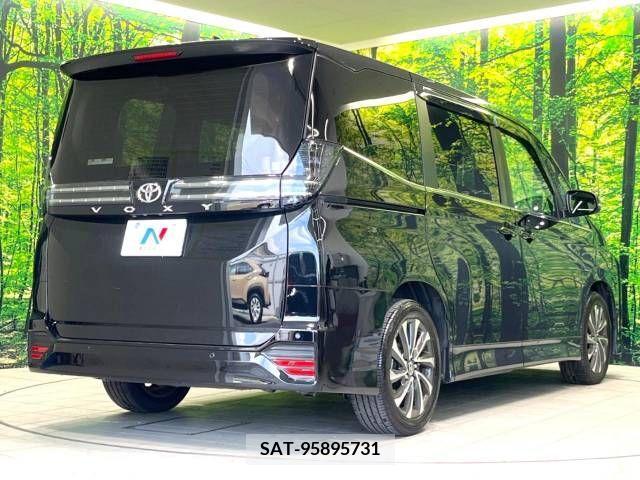 Toyota VOXY 2022-12 394974-17