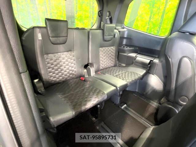 Toyota VOXY 2022-12 394974-9
