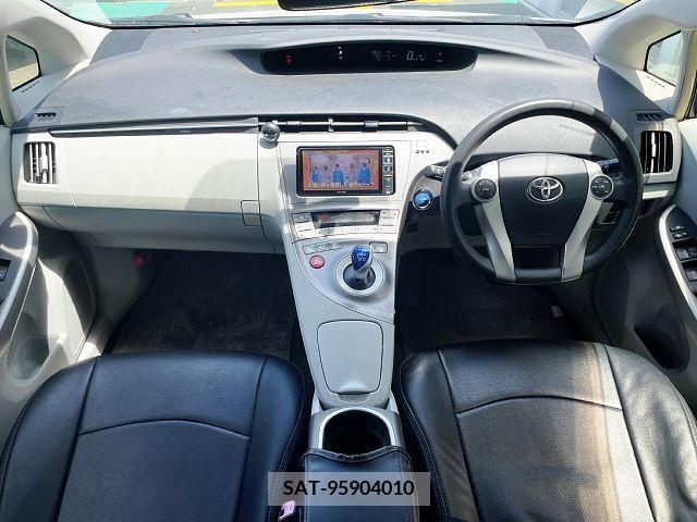 Toyota PRIUS 2012-07 346084-1