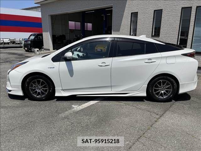 Toyota PRIUS 2016-01 281720-5