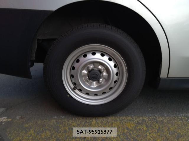 Nissan AD VAN 2019-01 325168-27