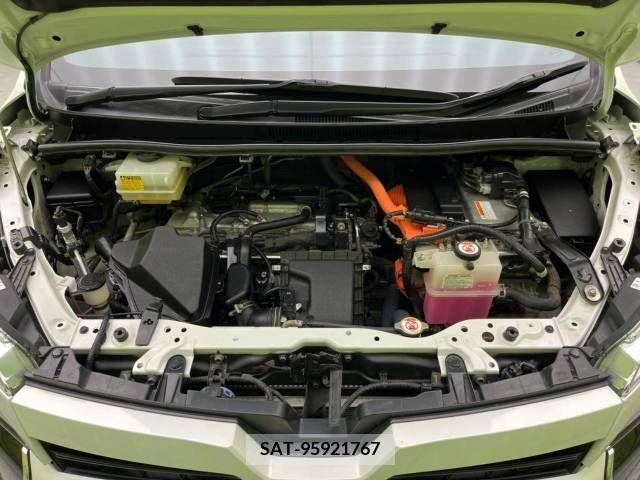 Toyota VOXY HYBRID 2018-05 382448-18