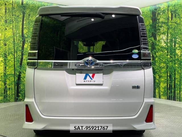 Toyota VOXY HYBRID 2018-05 382448-15