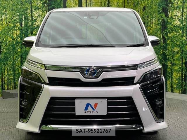 Toyota VOXY HYBRID 2018-05 382448-14