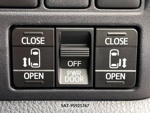 Toyota VOXY HYBRID 2018-05 382448-4